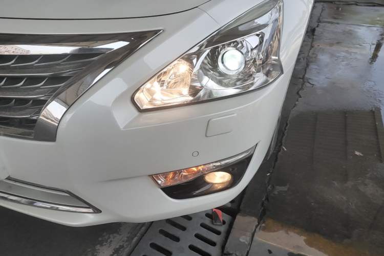 Used Nissan Teana 2015 Duke 2.5L XV Champions League Glory Edition Left Front Headlight
