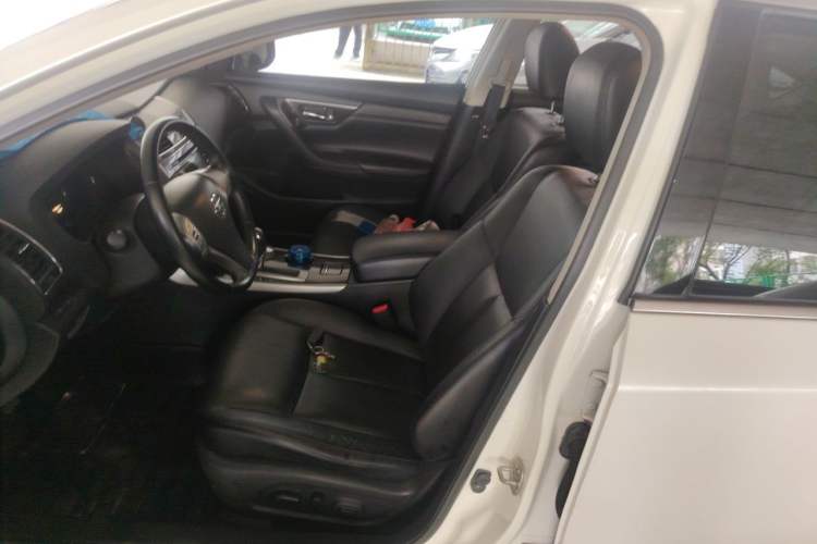 Used Nissan Teana 2015 2.0L XL-Sporty UEFA Champions League Edition Left Front Seat