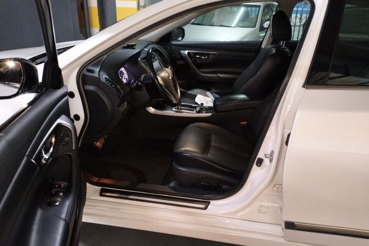 Used Nissan Teana 2015 2.0L XL Upper Champions League Tech Edition Left Front Seat