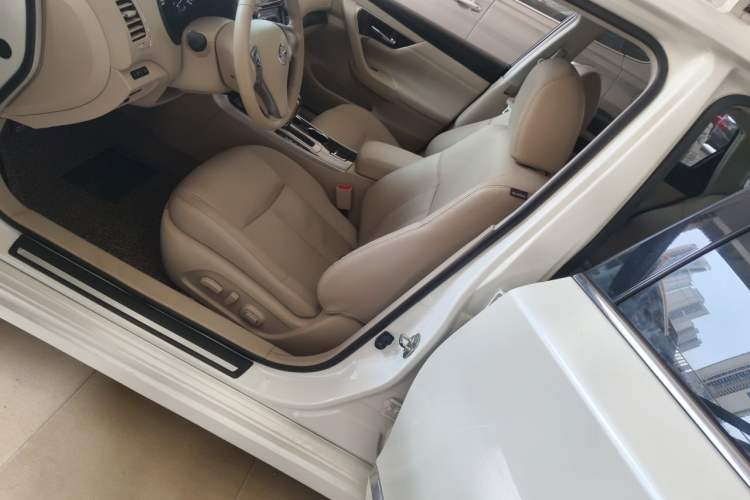 Used Nissan Teana 2015 2.0L XL Upper Champions League Tech Edition Left Front Seat