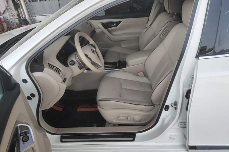 Used Nissan Teana 2015 Duke 2.5L XV Champions League Glory Edition Left Front Seat