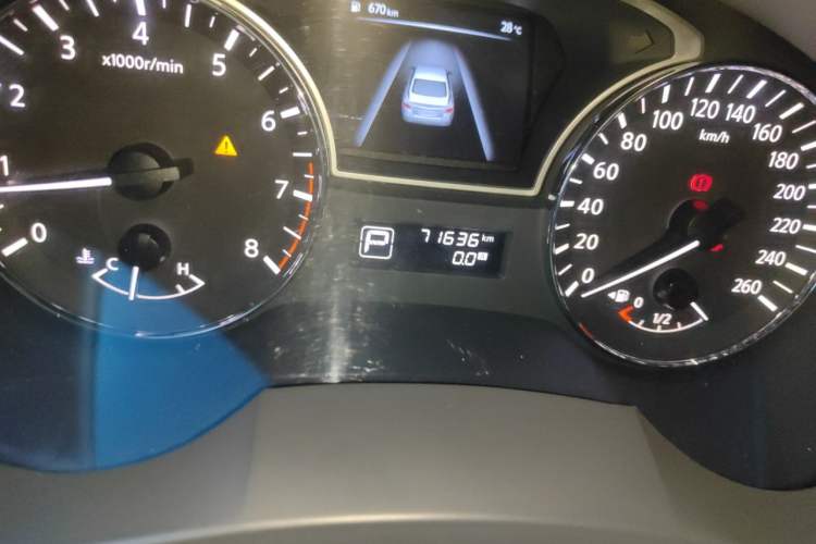 Used Nissan Teana 2015 2.0L XL-Sporty UEFA Champions League Edition Odometer Close Up
