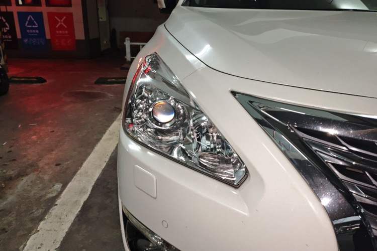 Used Nissan Teana 2015 Duke 2.5L XV Champions League Luxury Edition Right Front Headlight