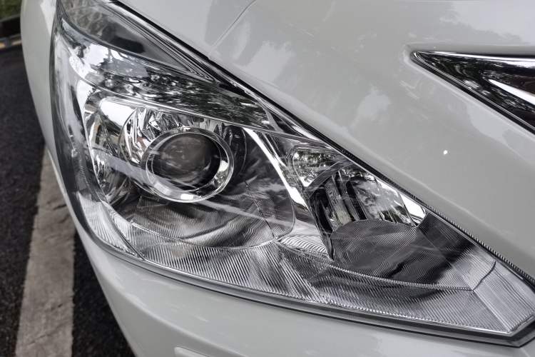 Used Nissan Teana 2015 2.5L XL Upper Champions League Tech Edition Right Front Headlight