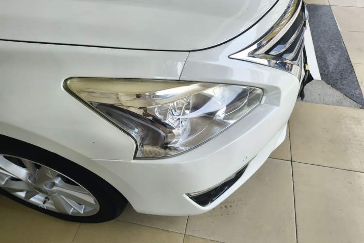 Used Nissan Teana 2015 2.0L XL Upper Champions League Tech Edition Right Front Headlight