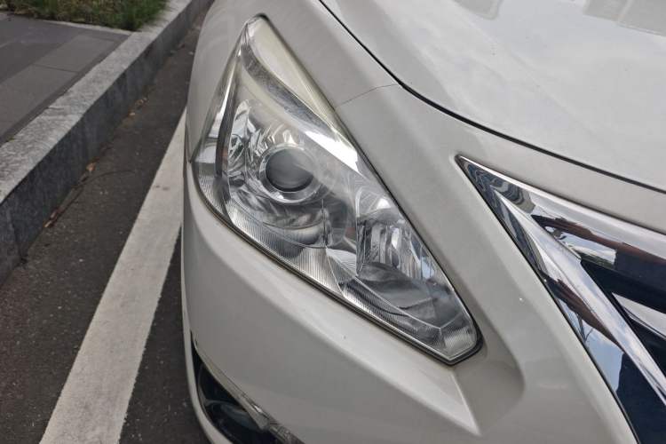 Used Nissan Teana 2015 2.0L XL Upper Champions League Tech Edition Right Front Headlight