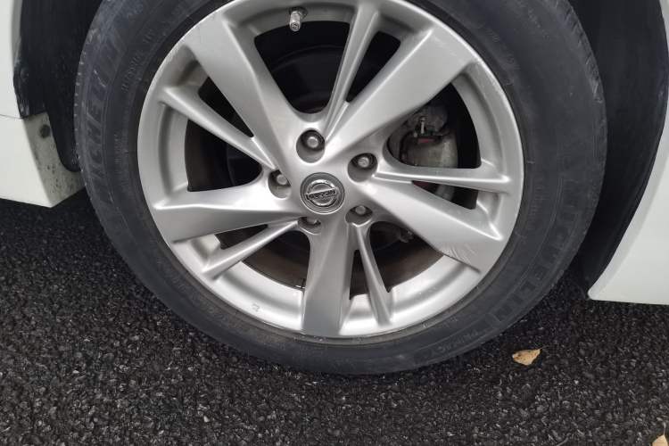 Used Nissan Teana 2015 2.5L XL Upper Champions League Tech Edition Right Front Wheel Hub