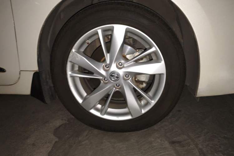 Used Nissan Teana 2015 2.5L XL Upper Champions League Tech Edition Right Front Wheel Hub