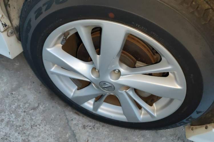 Used Nissan Teana 2015 2.0L XL-Sporty UEFA Champions League Edition Right Front Wheel Hub