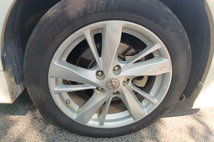 Used Nissan Teana 2015 2.0L XL-Sporty UEFA Champions League Edition Right Front Wheel Hub