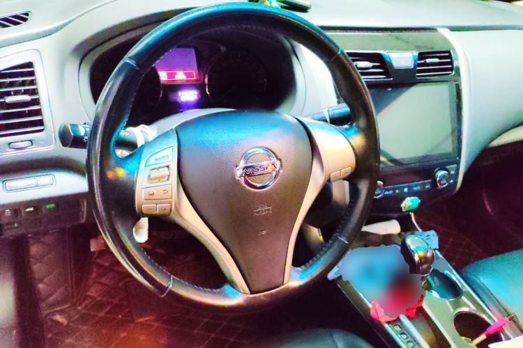 Used Nissan Teana 2015 2.0L XL-Sporty UEFA Champions League Edition Steering Wheel