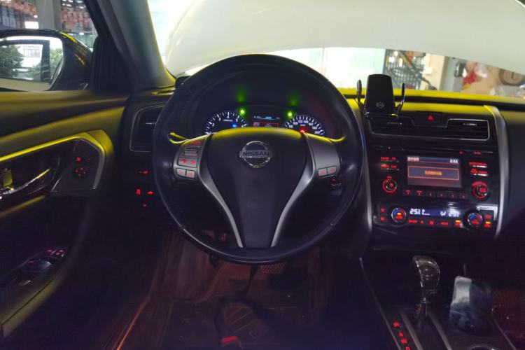 Used Nissan Teana 2015 2.0L XL Upper Champions League Tech Edition Steering Wheel