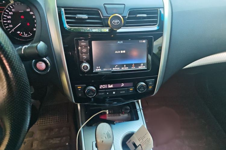 Used Nissan Teana 2016 Revised Version 2.0L XL Comfort Edition Audio And AC Panel