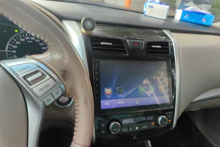 Used Nissan Teana 2016 Revised Version 2.0L XL Comfort Edition Audio And AC Panel