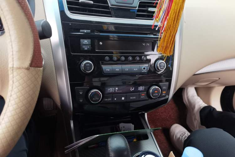 Used Nissan Teana 2016 2.0L XE Fashion Edition Audio And AC Panel