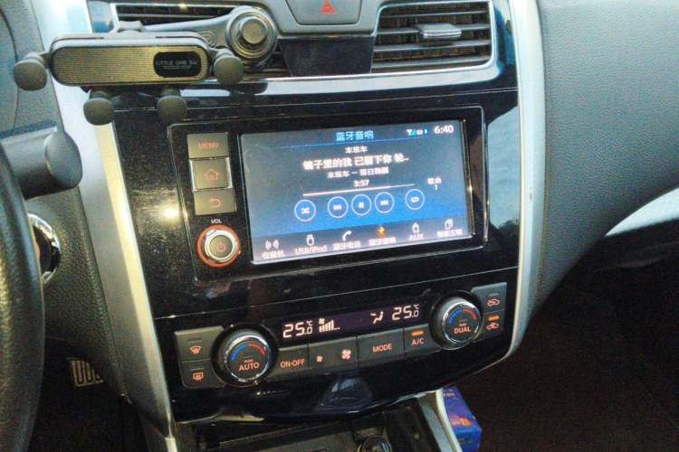 Used Nissan Teana 2016 Revised Version 2.0L XL Comfort Edition Audio And AC Panel