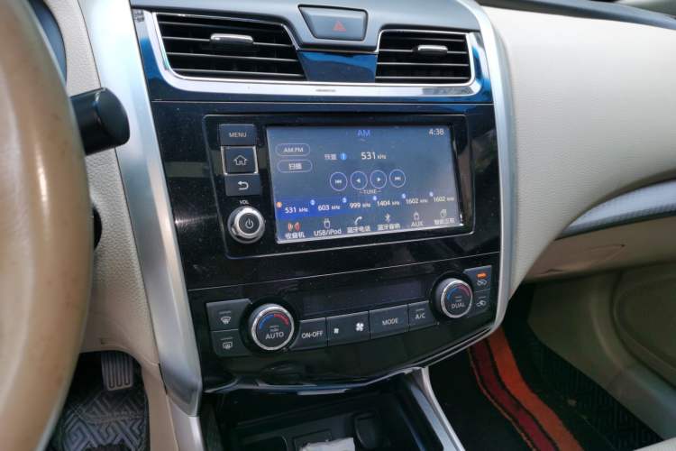 Used Nissan Teana 2016 Revised Version 2.0L XL Comfort Edition Audio And AC Panel