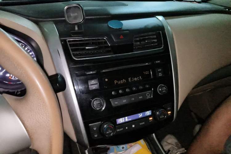Used Nissan Teana 2016 2.0L XE Fashion Edition Audio And AC Panel