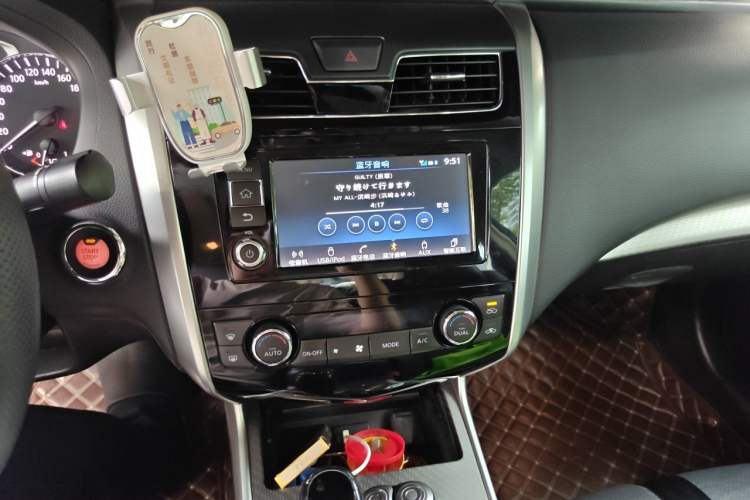 Used Nissan Teana 2016 Revised Version 2.0L XL Comfort Edition Audio And AC Panel