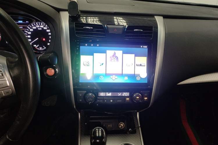 Used Nissan Teana 2016 Revised Version 2.0L XL Comfort Edition Audio And AC Panel