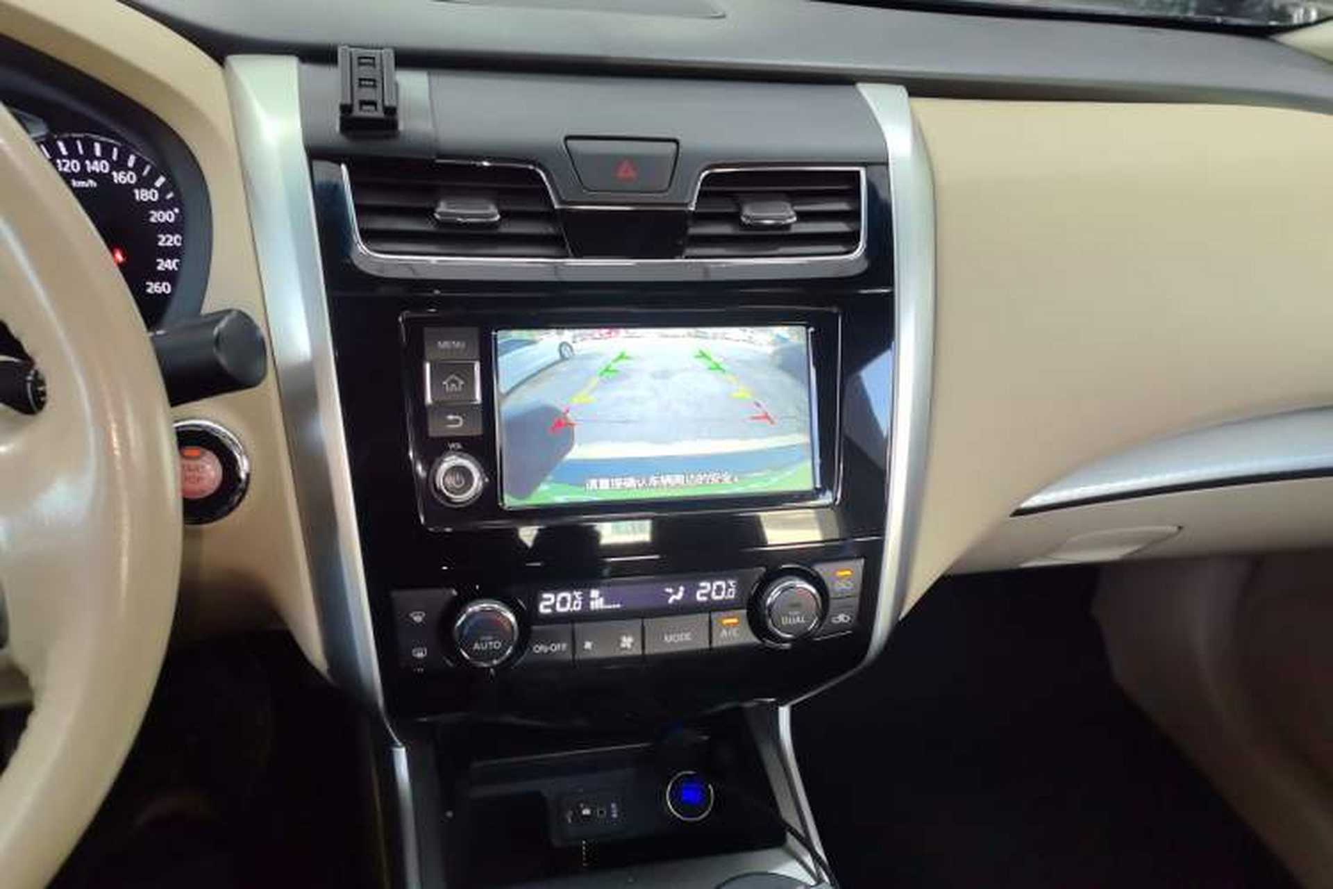 Used Nissan Teana 2016 Revised Version 2.0L XL Comfort Edition Audio And AC Panel