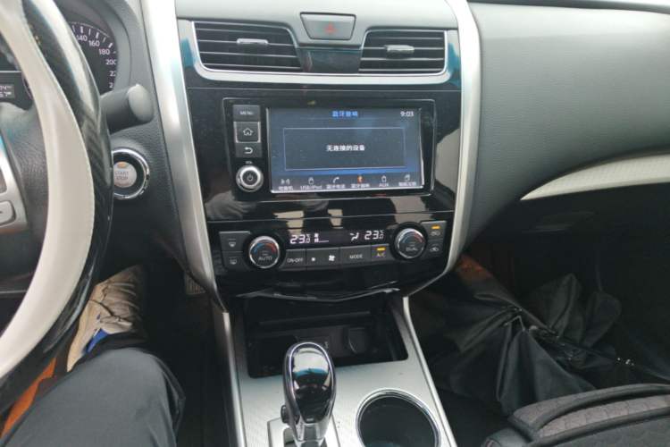 Used Nissan Teana 2016 Revised Version 2.0L XL Comfort Edition Audio And AC Panel