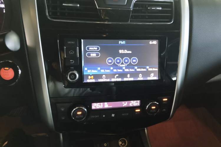 Used Nissan Teana 2016 Revised Version 2.0L XL Comfort Edition Audio And AC Panel