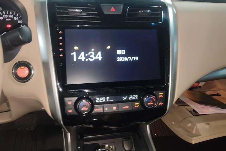 Used Nissan Teana 2016 Revised Version 2.0L XL Comfort Edition Audio And AC Panel