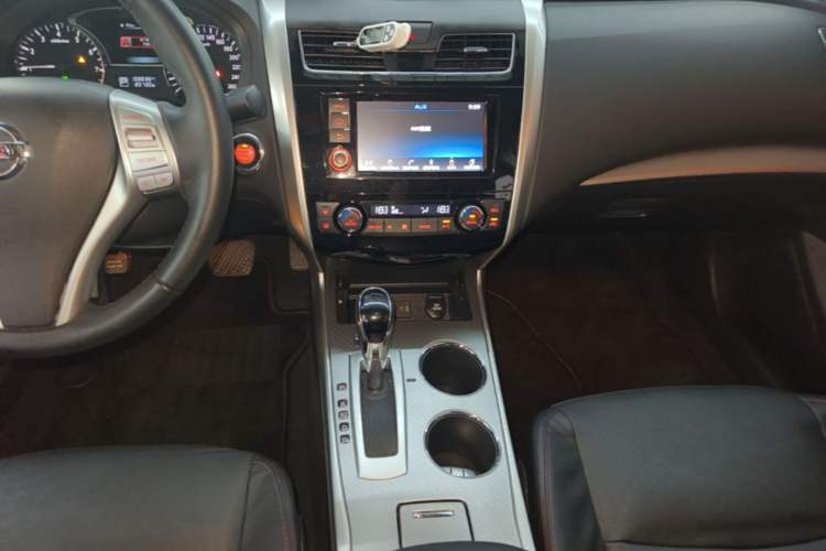 Used Nissan Teana 2016 2.0L XL-Upper Smart Edition Audio And AC Panel