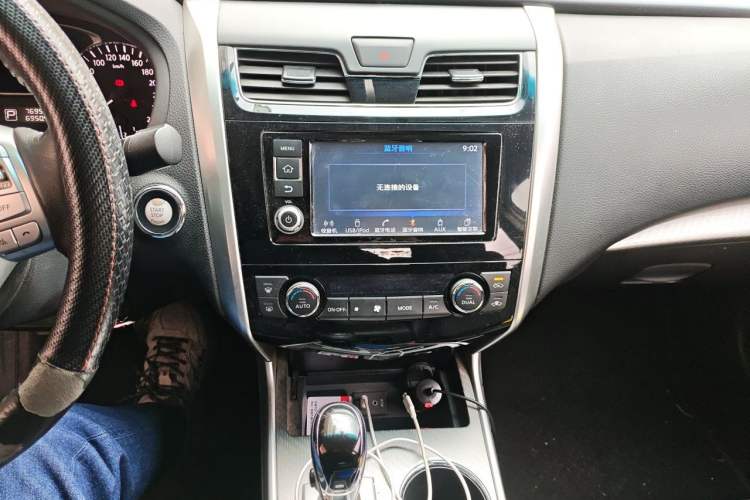 Used Nissan Teana 2016 Revised Version 2.0L XL Comfort Edition Audio And AC Panel
