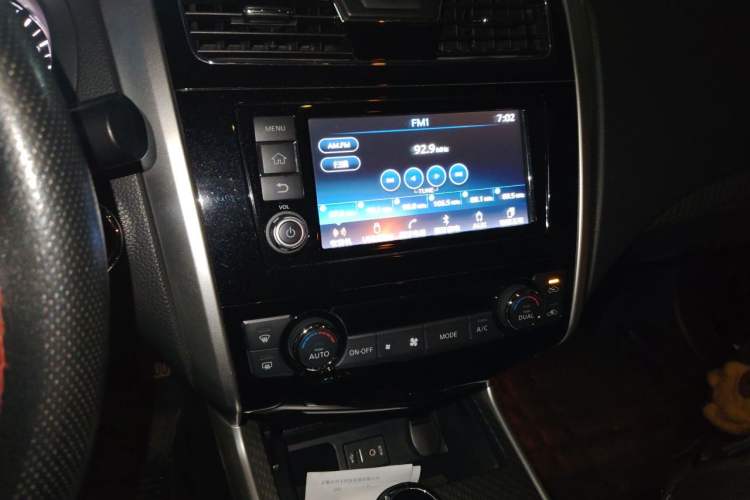 Used Nissan Teana 2016 2.0L XL Comfort Edition Audio And AC Panel