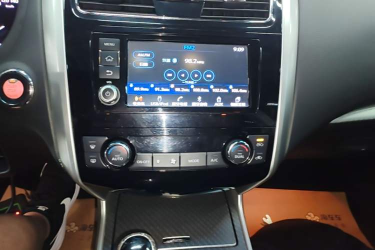 Used Nissan Teana 2016 Revised Version 2.0L XL Comfort Edition Audio And AC Panel