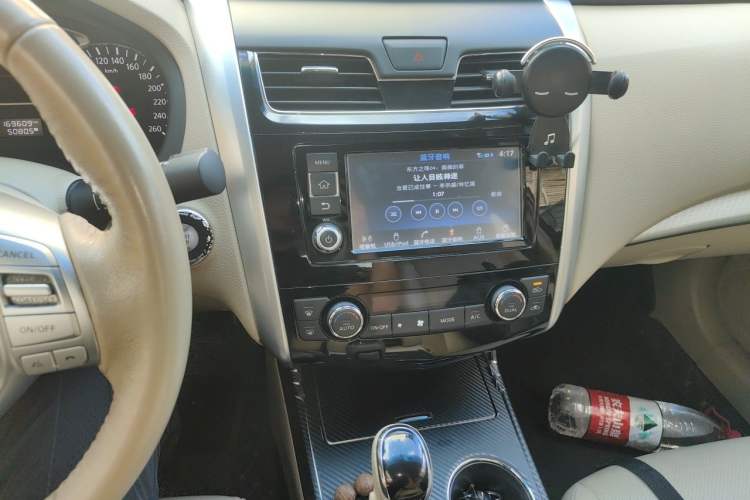 Used Nissan Teana 2016 Revised Version 2.0L XL Comfort Edition Audio And AC Panel