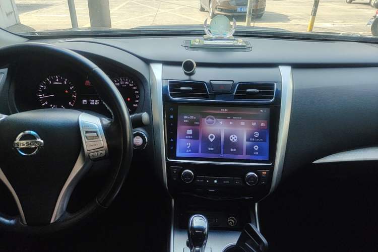 Used Nissan Teana 2016 Revised Version 2.0L XL Comfort Edition Audio And AC Panel