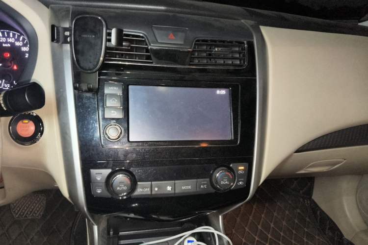 Used Nissan Teana 2016 Revised Version 2.0L XL Comfort Edition Audio And AC Panel