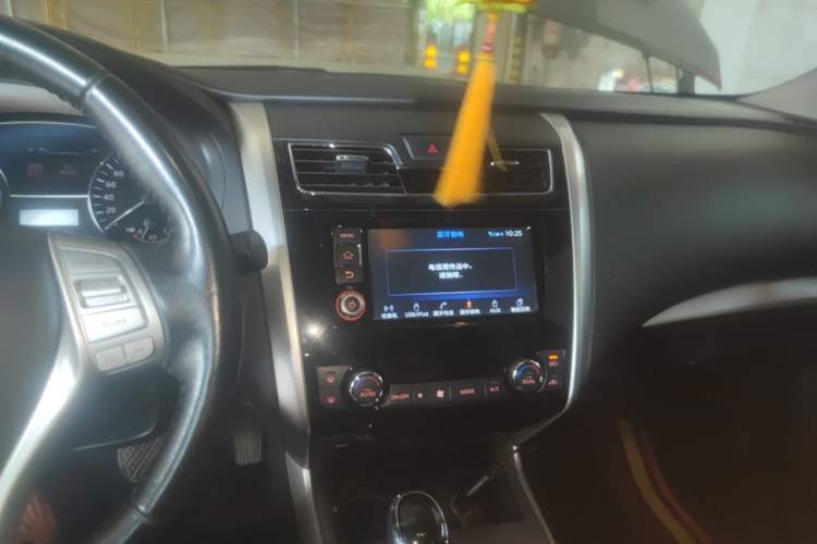 Used Nissan Teana 2016 Revised Version 2.0L XL Comfort Edition Audio And AC Panel