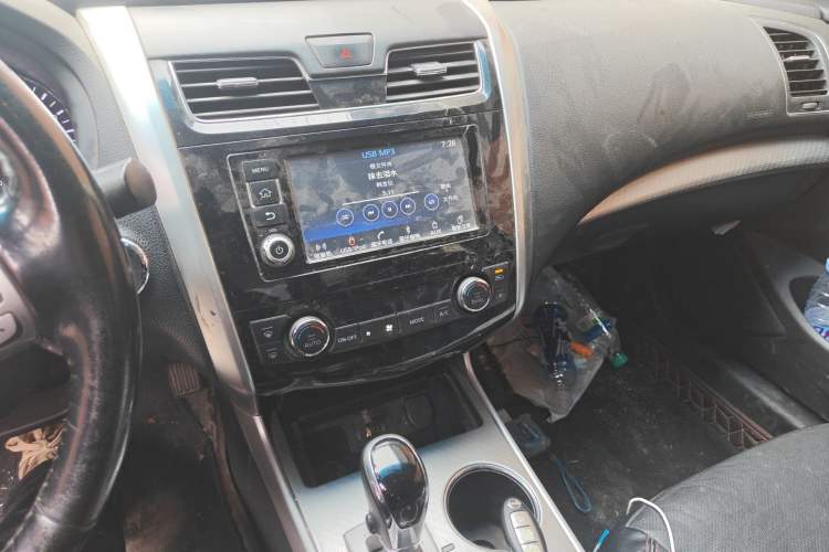 Used Nissan Teana 2016 2.0L XL Comfort Edition Audio And AC Panel