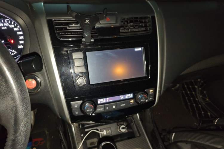 Used Nissan Teana 2016 2.0L XL-Upper Smart Edition Audio And AC Panel