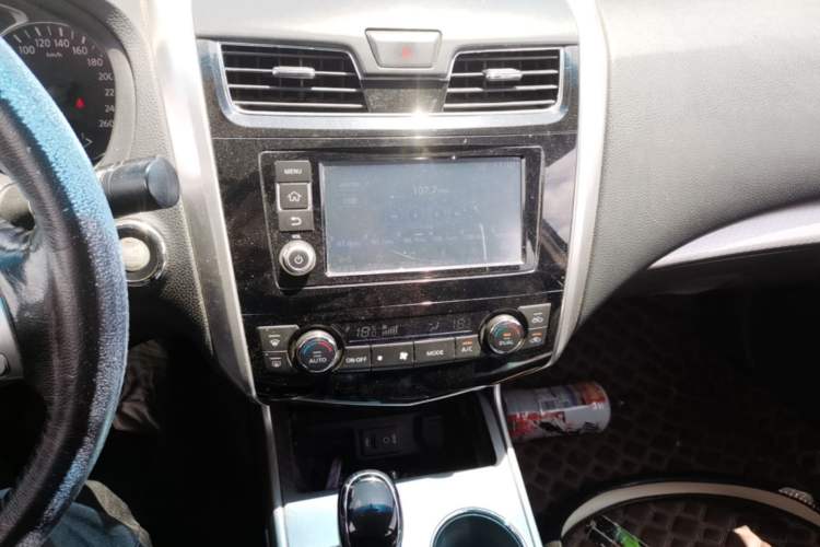 Used Nissan Teana 2016 2.0L XL Comfort Edition Audio And AC Panel