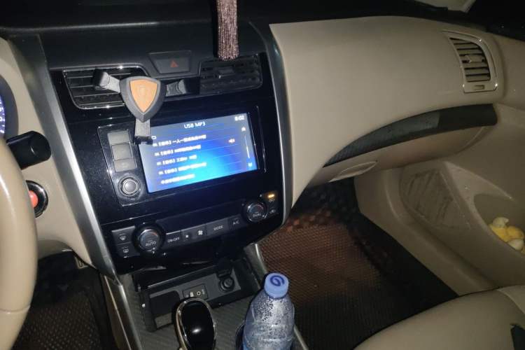 Used Nissan Teana 2016 2.0L XL Comfort Edition Audio And AC Panel