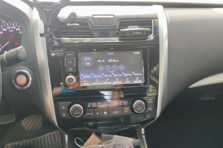 Used Nissan Teana 2016 Revised Version 2.0L XL Comfort Edition Audio And AC Panel