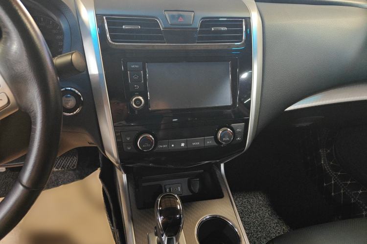 Used Nissan Teana 2016 2.0L XL Comfort Edition Audio And AC Panel