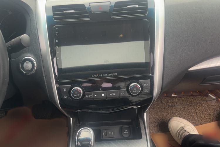Used Nissan Teana 2016 Revised Version 2.0L XL Comfort Edition Audio And AC Panel