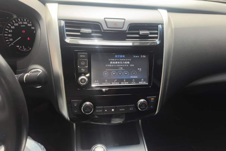 Used Nissan Teana 2016 Revised Version 2.0L XL Comfort Edition Audio And AC Panel