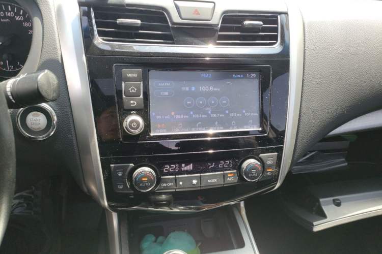 Used Nissan Teana 2016 2.0L XL-Upper Smart Edition Audio And AC Panel