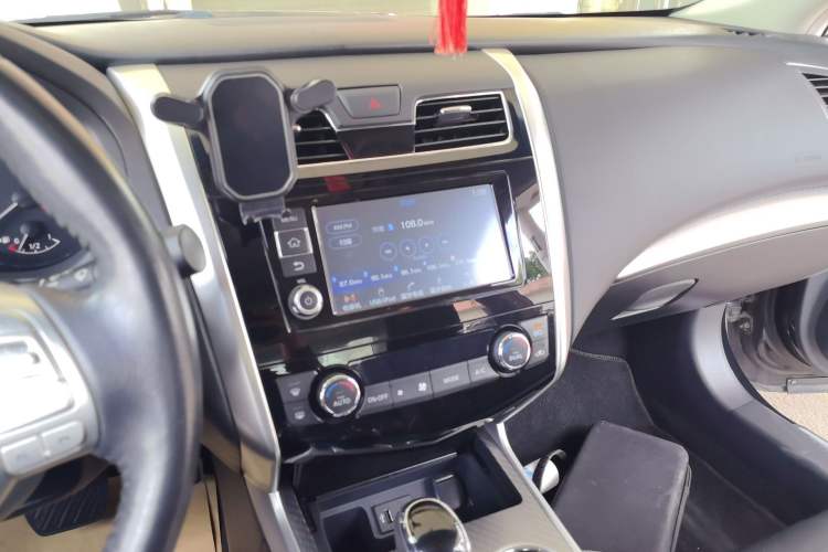 Used Nissan Teana 2016 2.0L XL Comfort Edition Audio And AC Panel