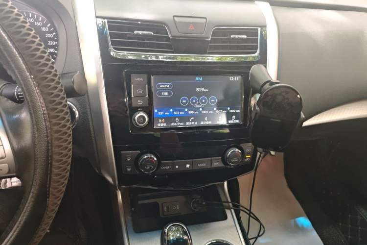 Used Nissan Teana 2016 Revised Version 2.0L XL Comfort Edition Audio And AC Panel