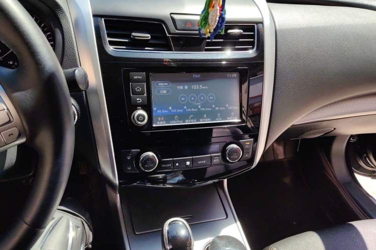 Used Nissan Teana 2016 2.0L XL Comfort Edition Audio And AC Panel