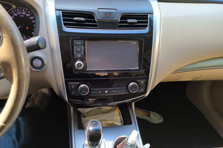 Used Nissan Teana 2016 2.0L XL Comfort Edition Audio And AC Panel
