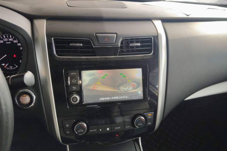 Used Nissan Teana 2016 2.0L XL Comfort Edition Audio And AC Panel